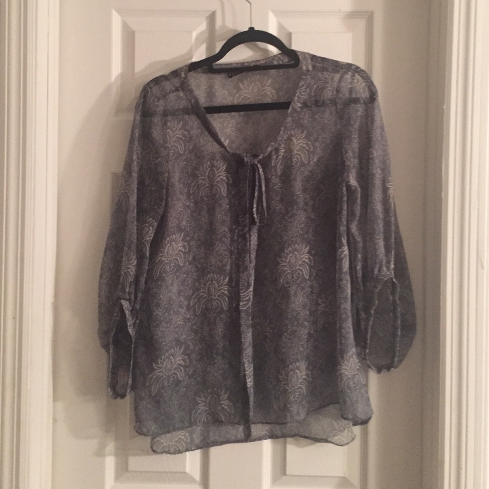 blue/gray floral see thru blouse‎